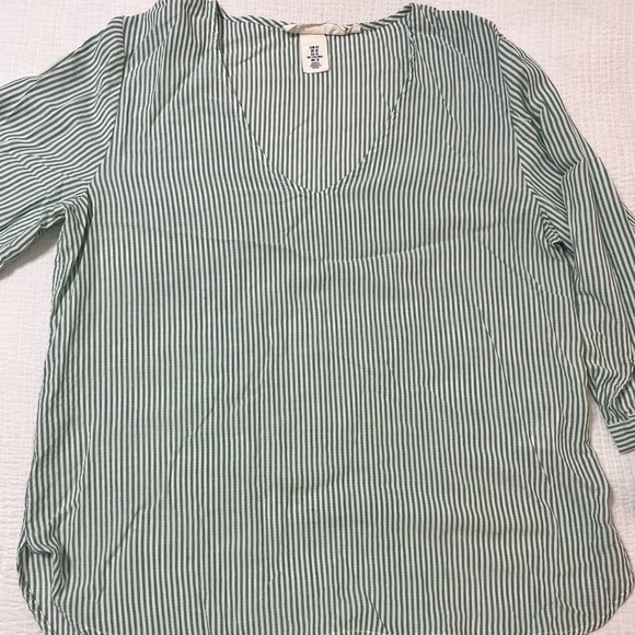 H&M top, size 10, L.O.G.G. (Label of Graded Goods) discounted  shipping ‼️ - Picture 1 of 16